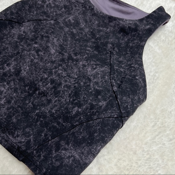 Lululemon Invigorate Tank - Picture 5 of 9